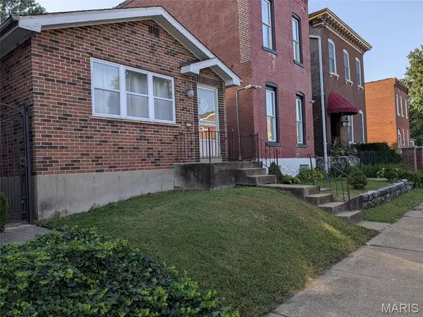 6110 Virginia AVE, St Louis, MO 63111