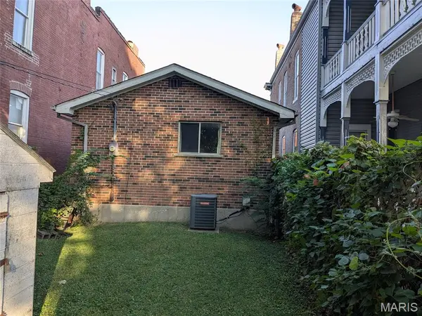 6110 Virginia AVE, St Louis, MO 63111