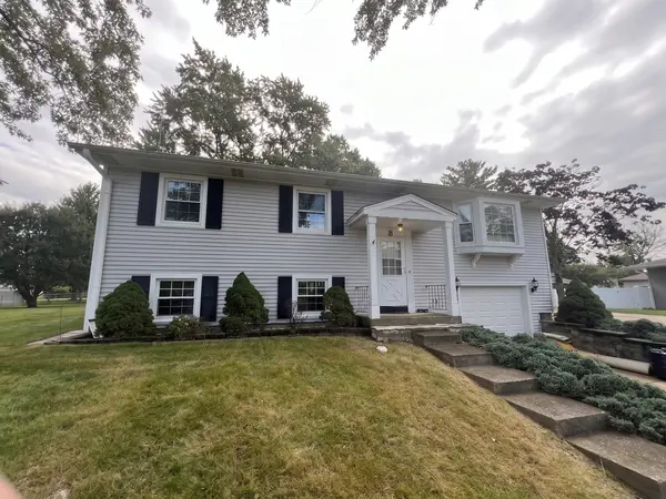 8 Westleigh CT, Montgomery, IL 60538