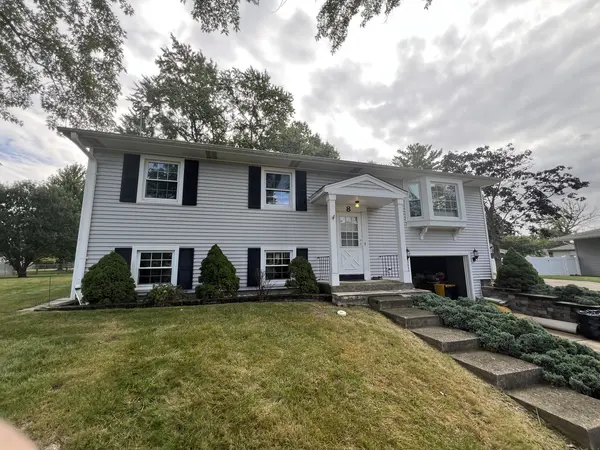 8 Westleigh CT, Montgomery, IL 60538