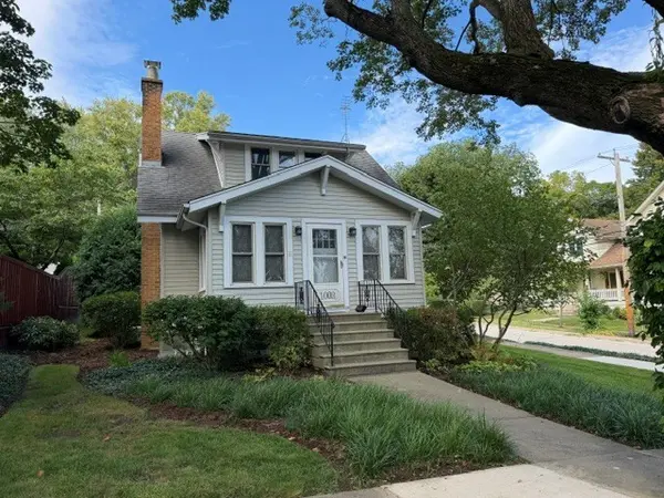 1003 Ash ST, St. Charles, IL 60174