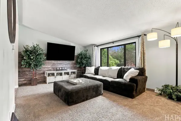 8006 Craig DR, Wonder Lake, IL 60097