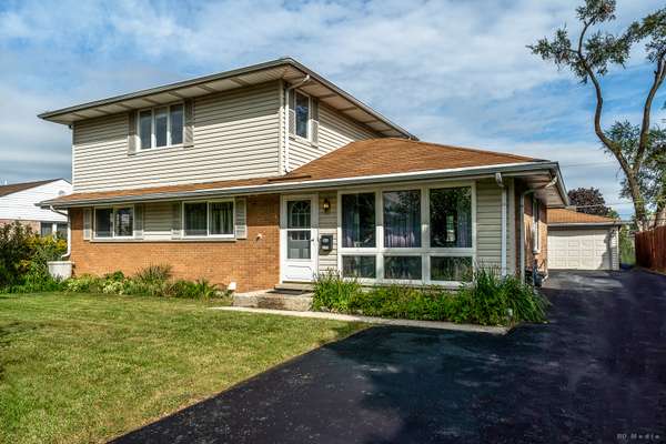 6314 W 85th ST, Burbank, IL 60459