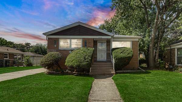 15452 Woodlawn East AVE, South Holland, IL 60473