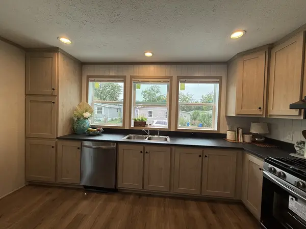 181 Windmere CIR, Matteson, IL 60443