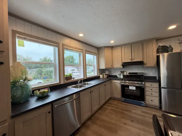 181 Windmere CIR, Matteson, IL 60443