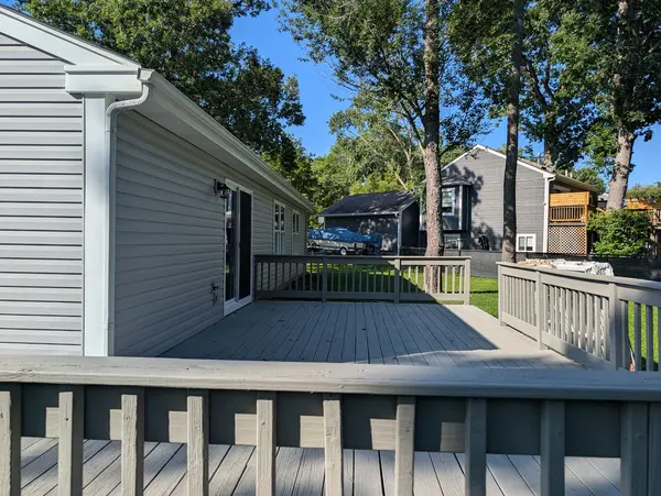 738 Dartmouth DR, Island Lake, IL 60042
