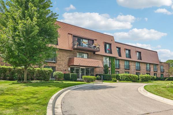 3950 Dundee RD #203, Northbrook, IL 60062