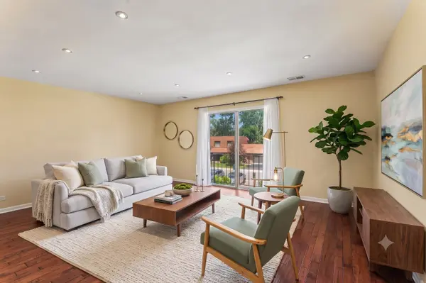 3950 Dundee RD #203, Northbrook, IL 60062