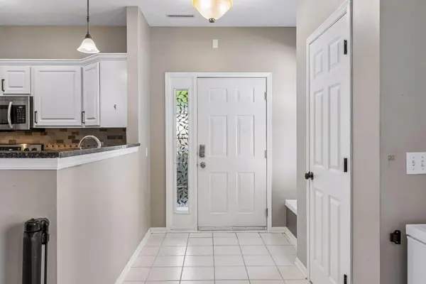 1673 Countryside DR, Shakopee, MN 55379