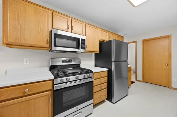 8706 Hastings CIR NE, Blaine, MN 55449