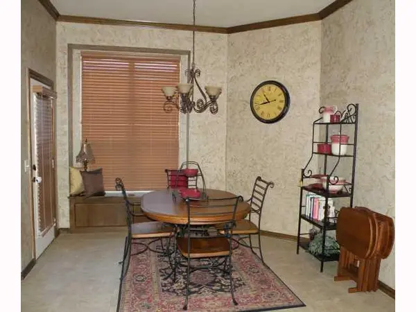 8709 NW 105th ST, Oklahoma City, OK 73162