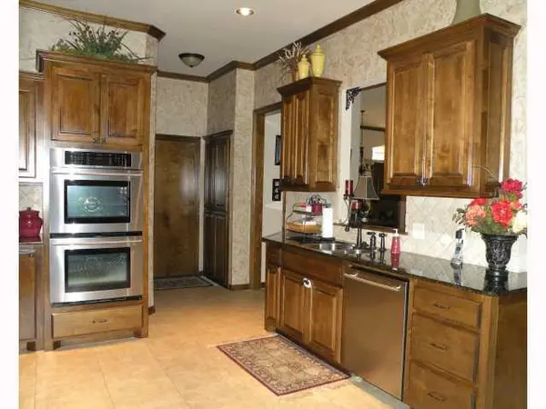 8709 NW 105th ST, Oklahoma City, OK 73162