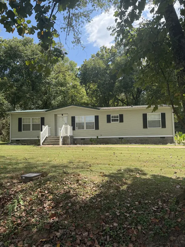 204 Rayfield Ave, Lawrenceburg, TN 38464
