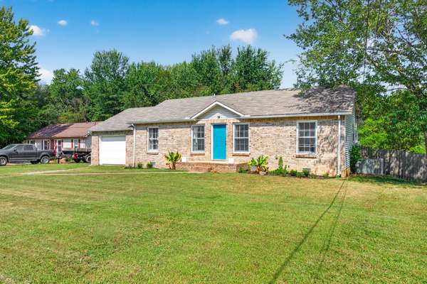 205 Marshall Dr, Clarksville, TN 37042