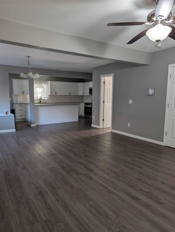 521 W 4th Ave, El Dorado, KS 67042