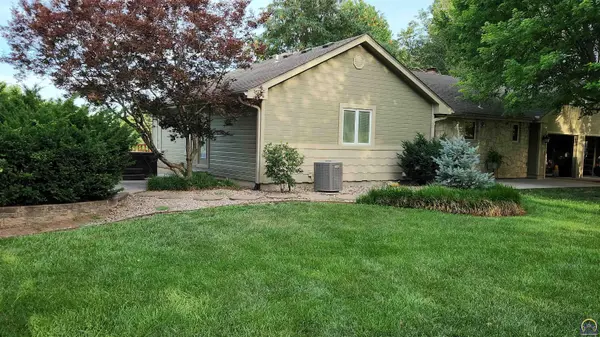 12212 257th Ln, Holton, KS 66436-0000