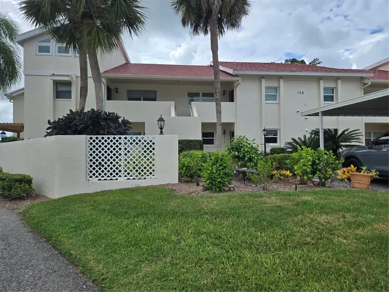 756 VILLAGE CIR #102, Venice, FL 34292