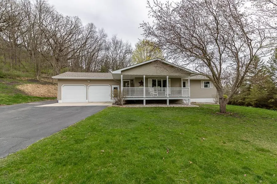 35425 Shakpays Cove RD, Kasota, MN 56050