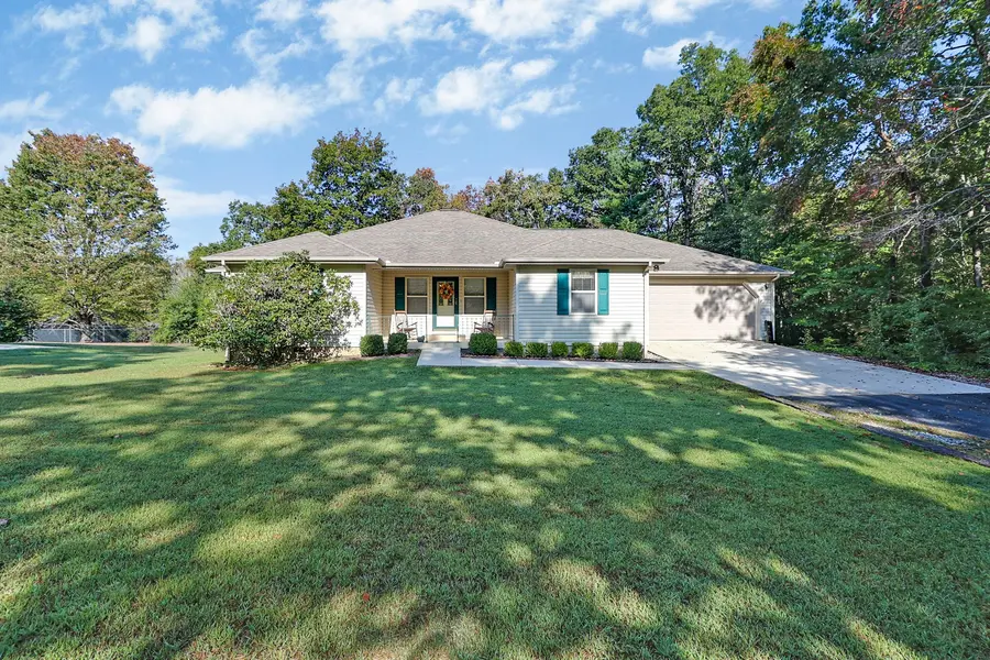 361 Creekway Dr, Crossville, TN 38555