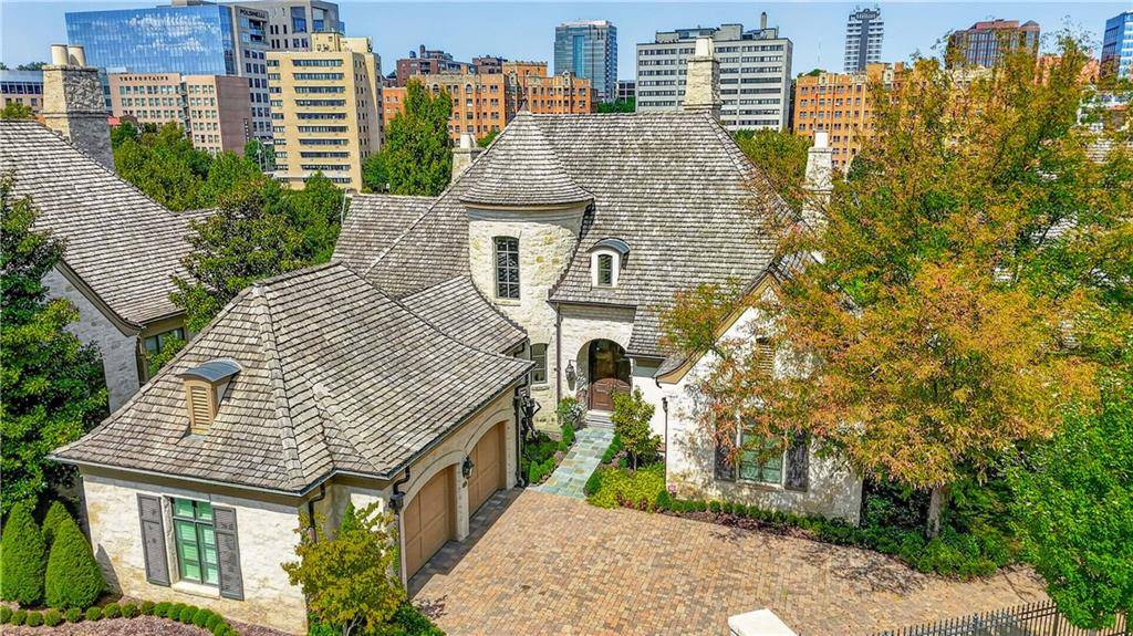 711 Ward Pkwy, Kansas City, MO 64112