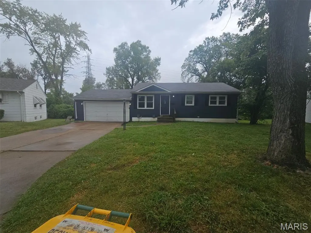 9360 Laramie DR, St Louis, MO 63137