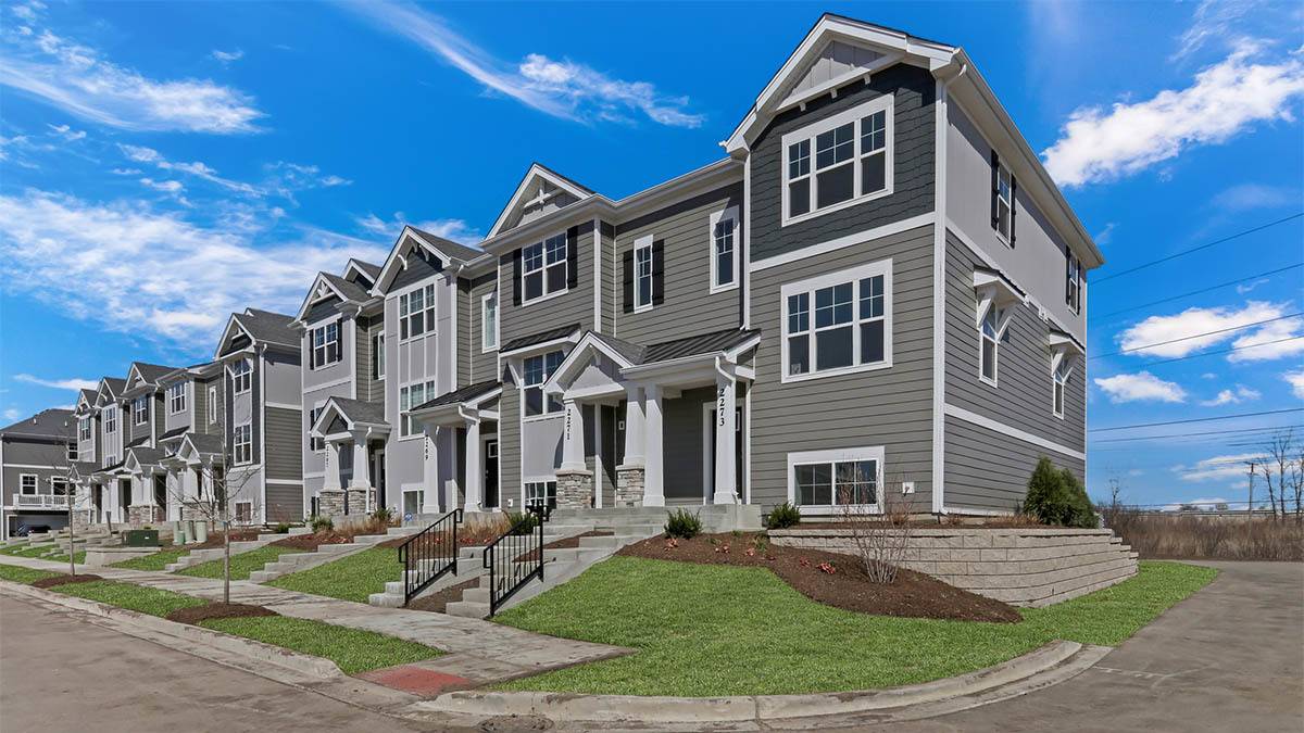 2040 Yellowstone BLVD, Mundelein, IL 60060
