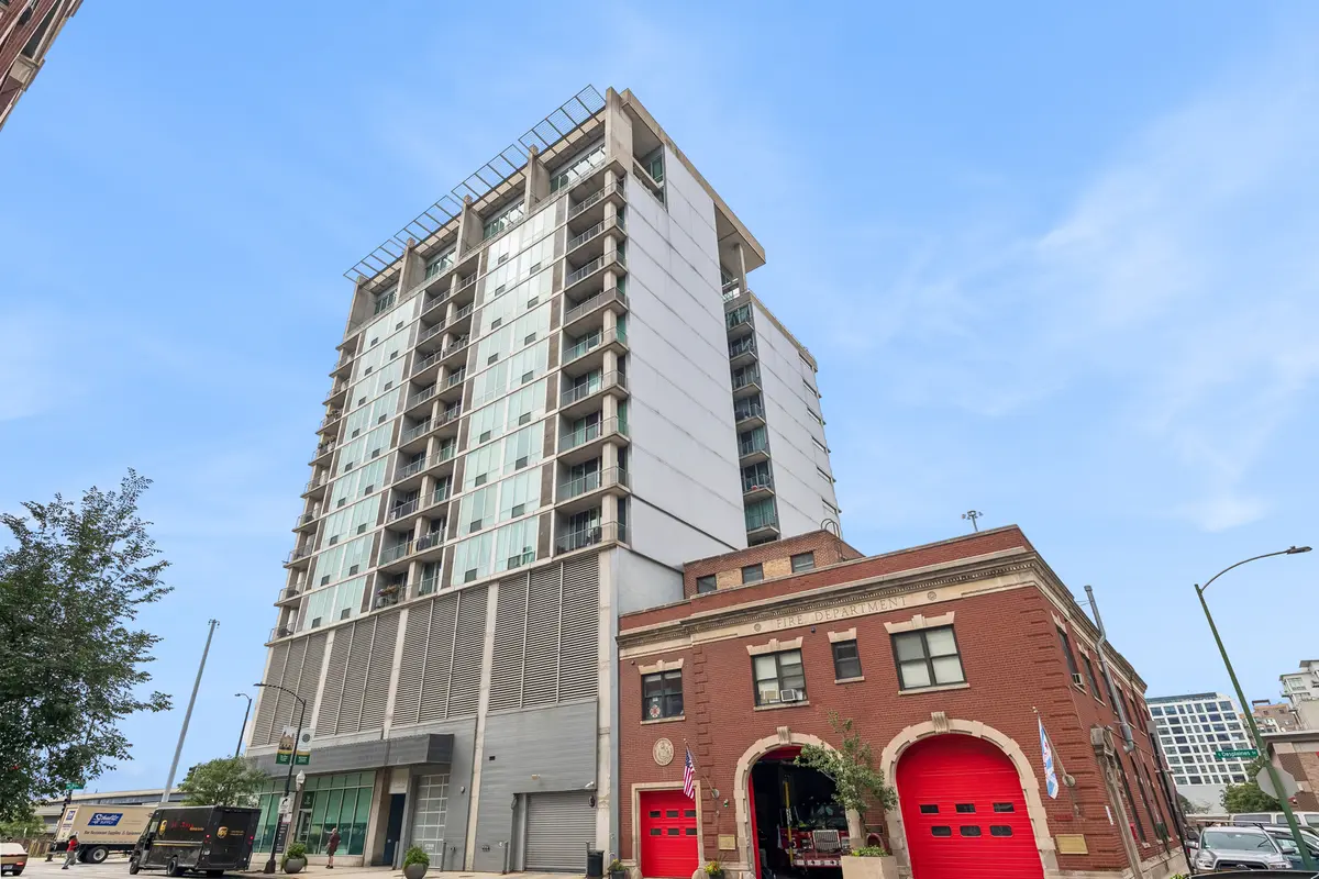 700 W VAN BUREN ST #604, Chicago, IL 60607