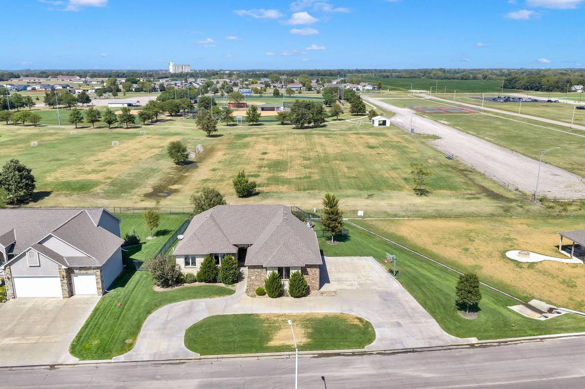 1200 E Park Glen St, Clearwater, KS 67026