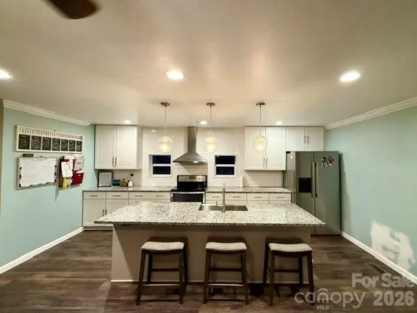 4632 Lynwood RD, Sherrills Ford, NC 28673