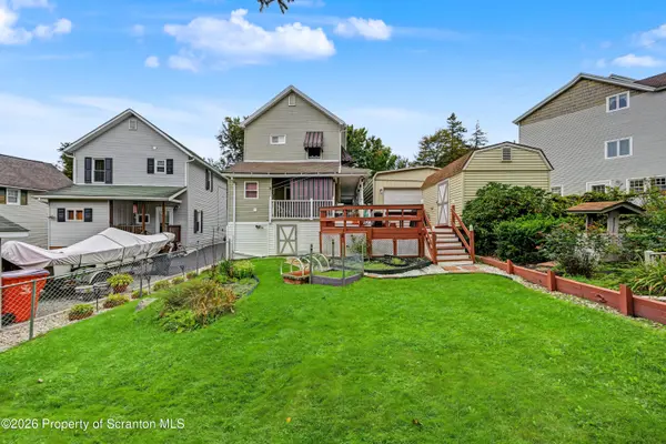 15 Harlem AVE, Carbondale, PA 18407