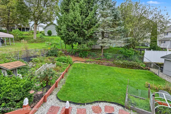 15 Harlem AVE, Carbondale, PA 18407