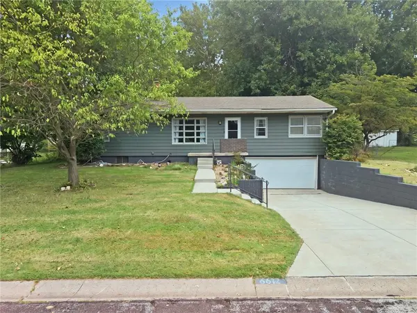 6612 W 85th ST, Overland Park, KS 66212