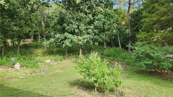17604 W 67th TER, Shawnee, KS 66217