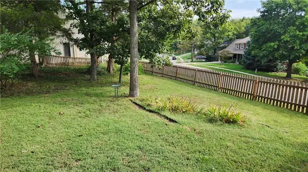 17604 W 67th TER, Shawnee, KS 66217