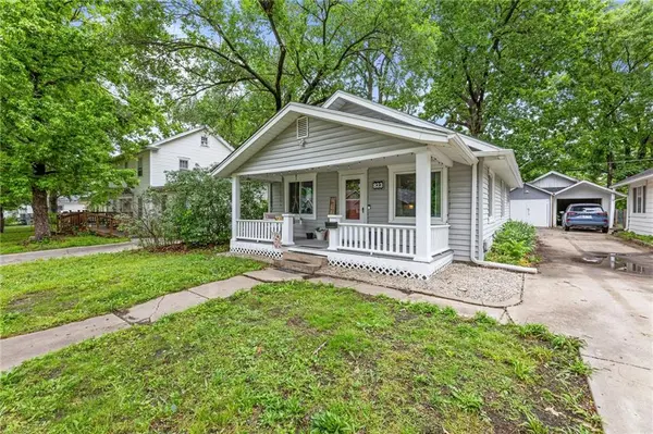 823 S Hickory ST, Ottawa, KS 66067