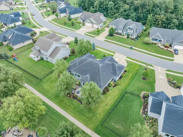 10101 Foxwood Passage, Fort Wayne, IN 46835