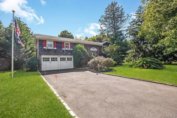 16 Wendy LN, East Northport, NY 11731