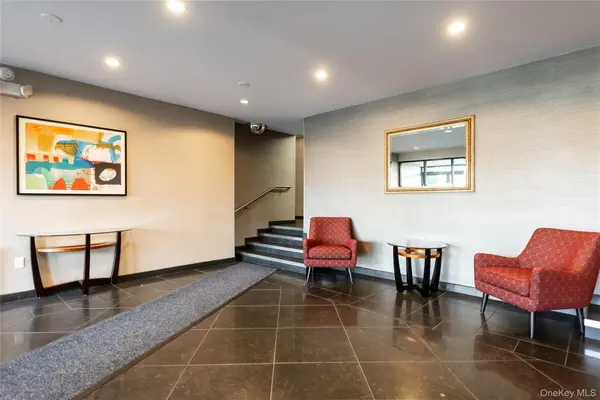 5 Birchwood CT #2-0, Mineola, NY 11501