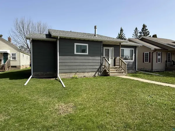 1321 S 13th St, Virginia, MN 55792