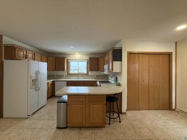 1321 S 13th St, Virginia, MN 55792
