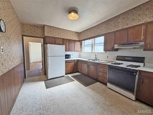 4096 Quincy ST, St Louis, MO 63116