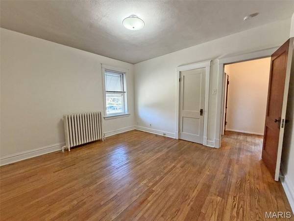 4096 Quincy ST, St Louis, MO 63116