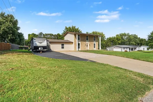 10 Laura Hill RD, Unincorporated, MO 63376