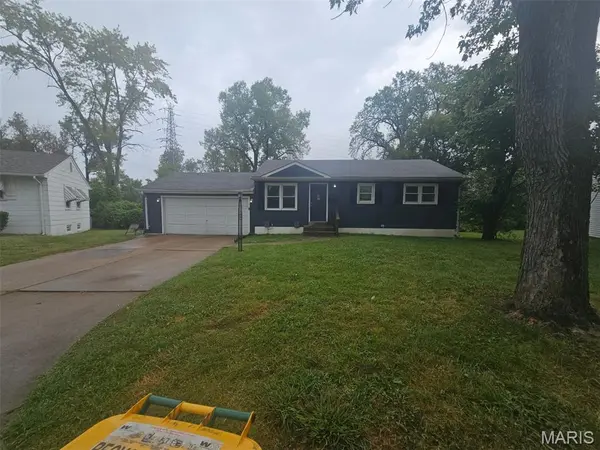 9360 Laramie DR, St Louis, MO 63137