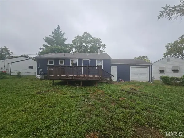 9360 Laramie DR, St Louis, MO 63137
