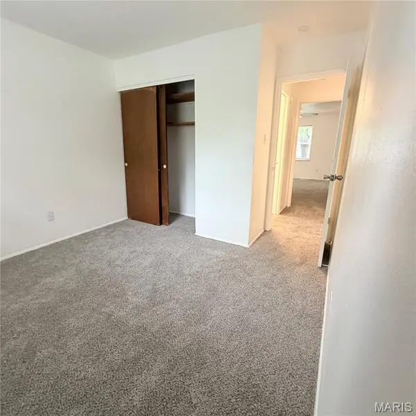 10619 Foxlair DR, St Louis, MO 63137