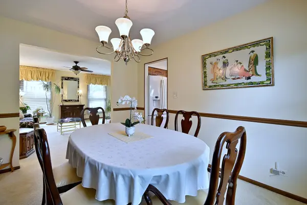 128 Hunter's CIR, Schaumburg, IL 60193
