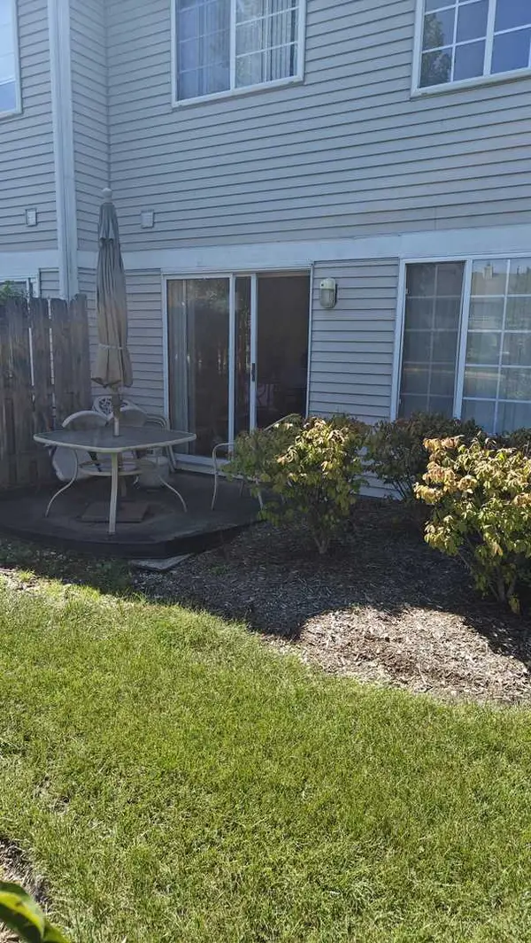8904 W HEATHWOOD CIR #8904, Niles, IL 60714