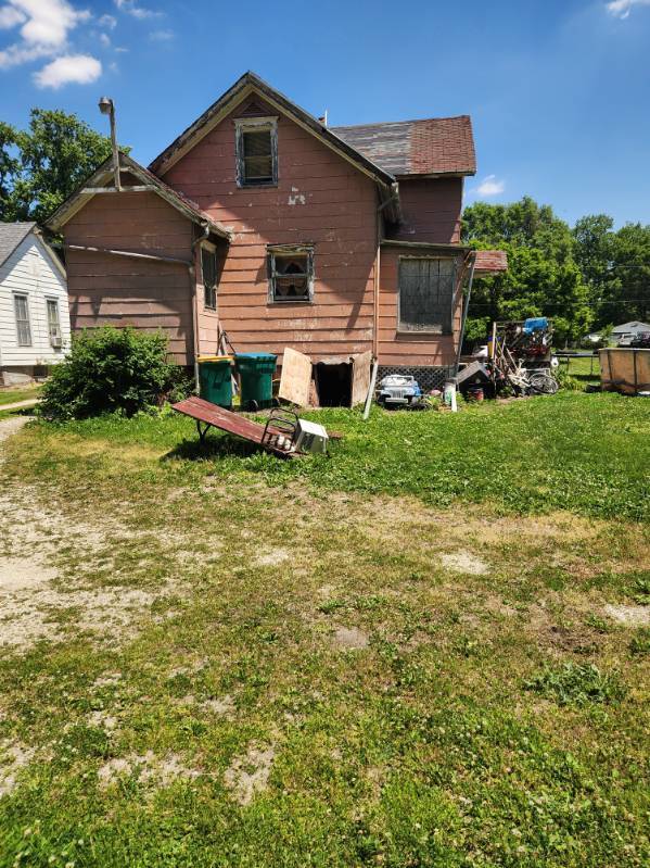 106 Lincoln ST, Galesburg, IL 61401